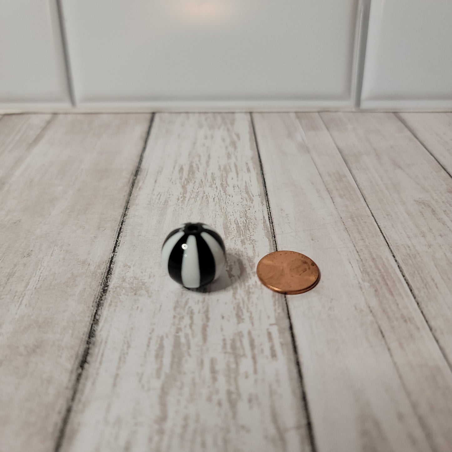 20mm Beach Ball Black Beads