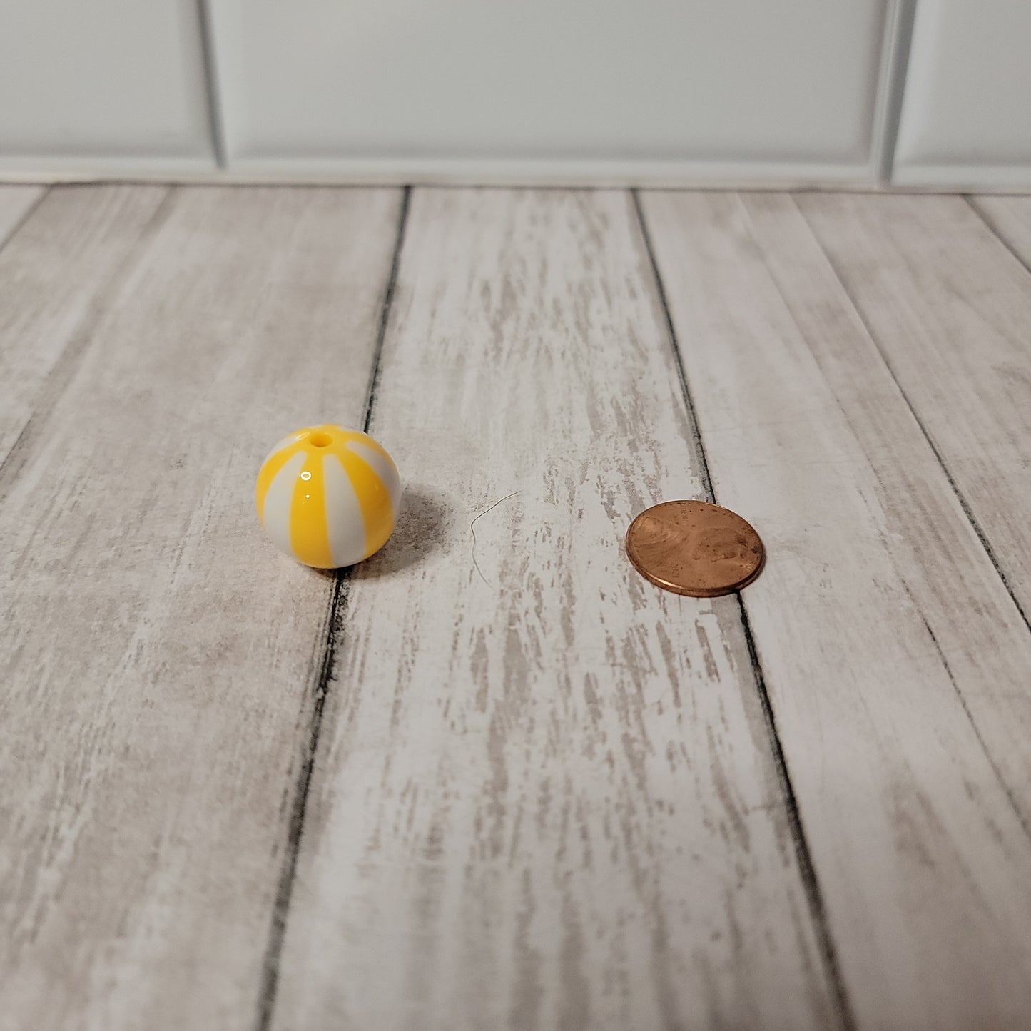 20mm Beach Ball Yellow Beads
