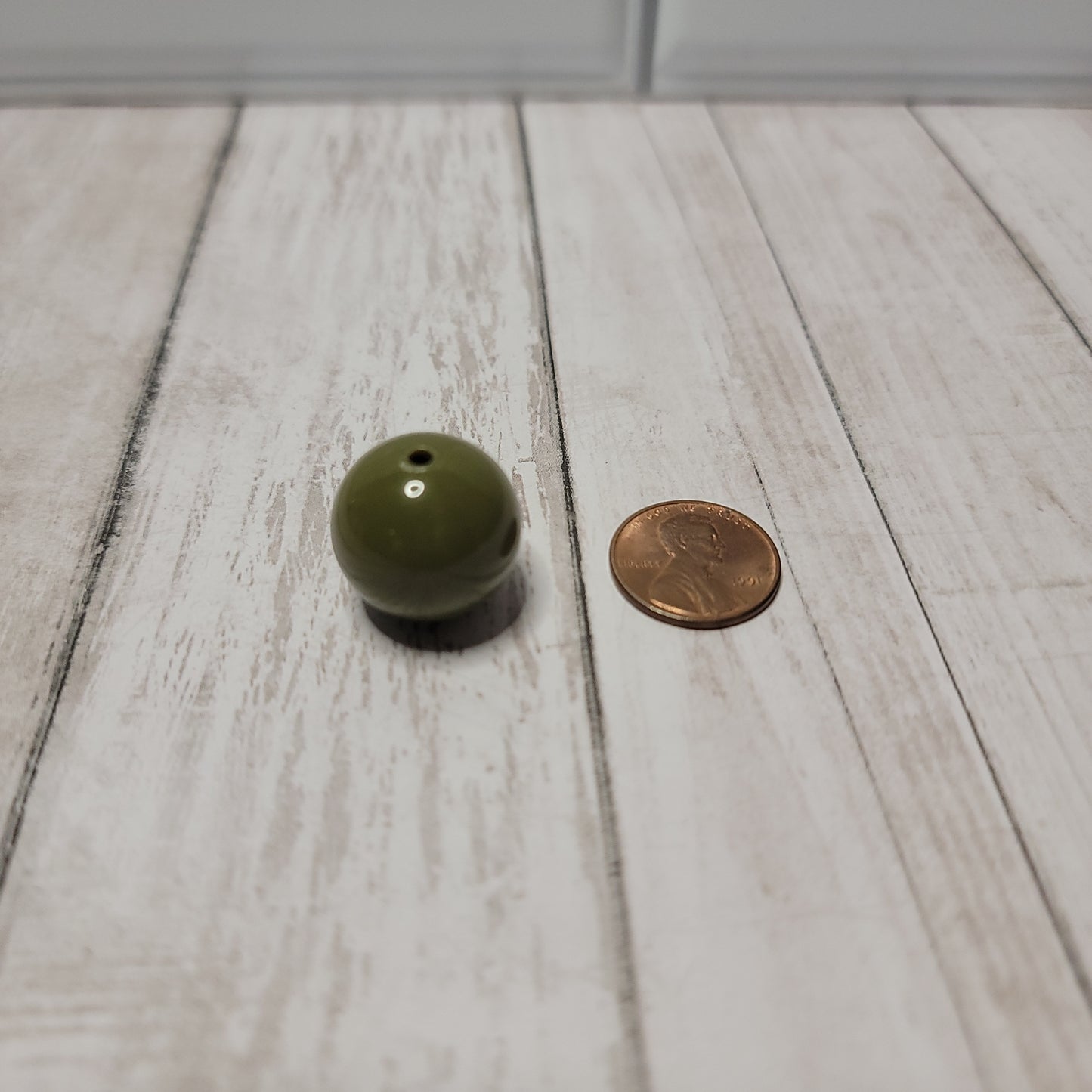 20mm Green Olive Beads