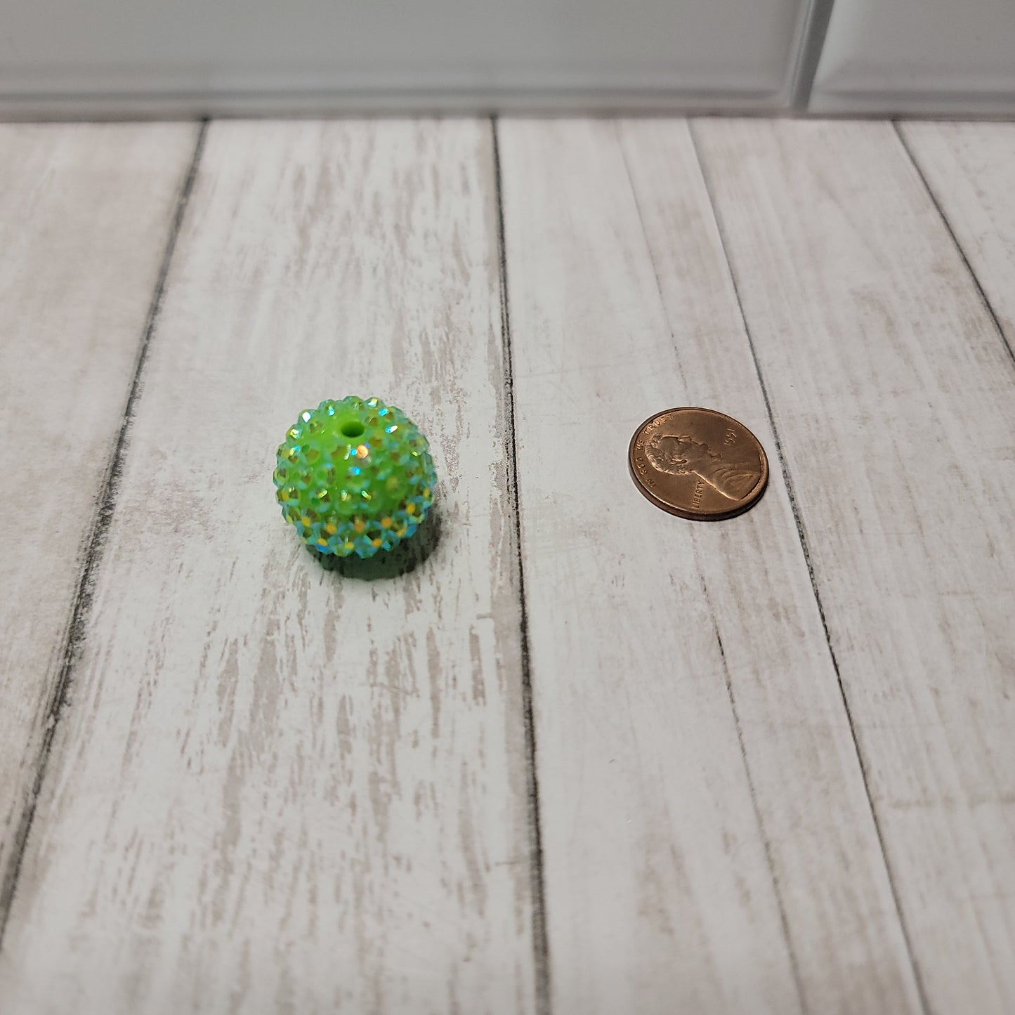 20mm Glamour Green Beads