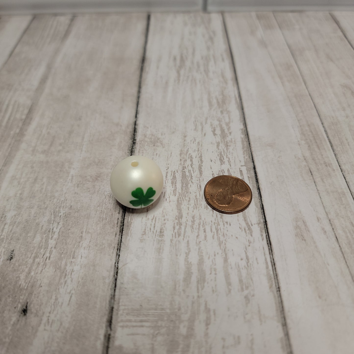 20mm Shamrock Beads