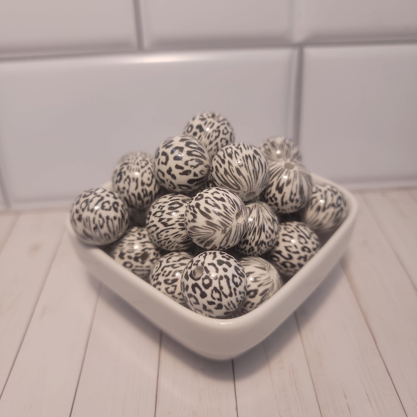 20mm Snow Leopard Beads