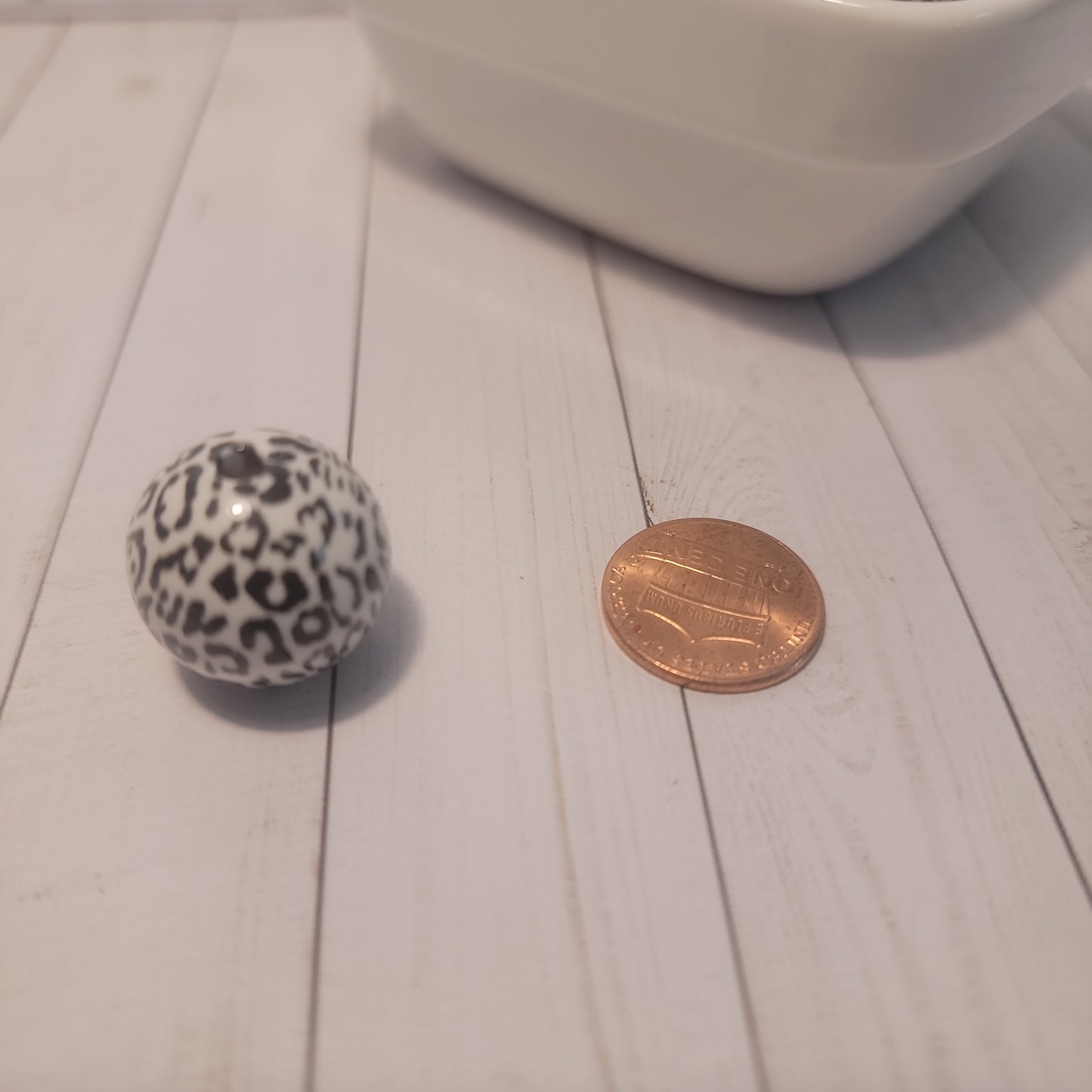 20mm Snow Leopard Beads