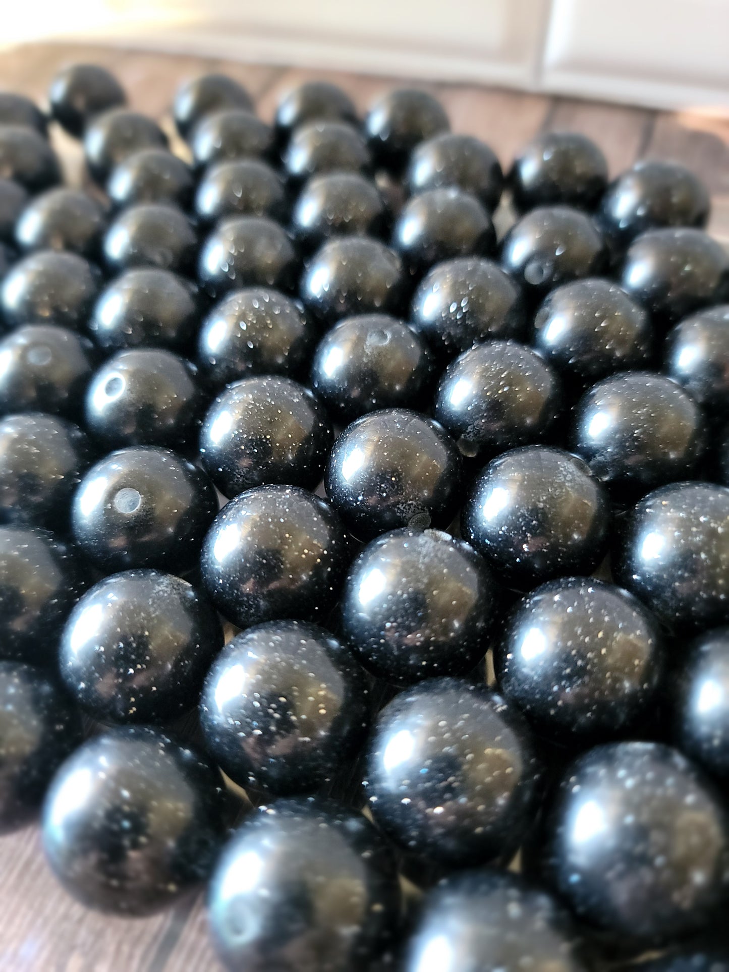 20mm Glittery Black Beads