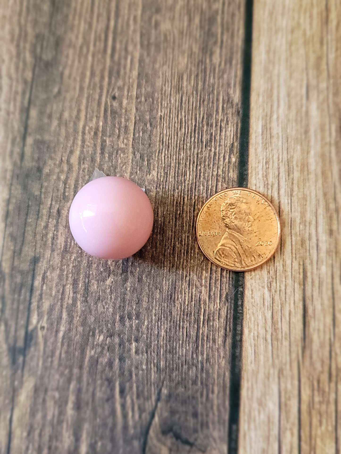 18 MM Bubblegum Pink Beads