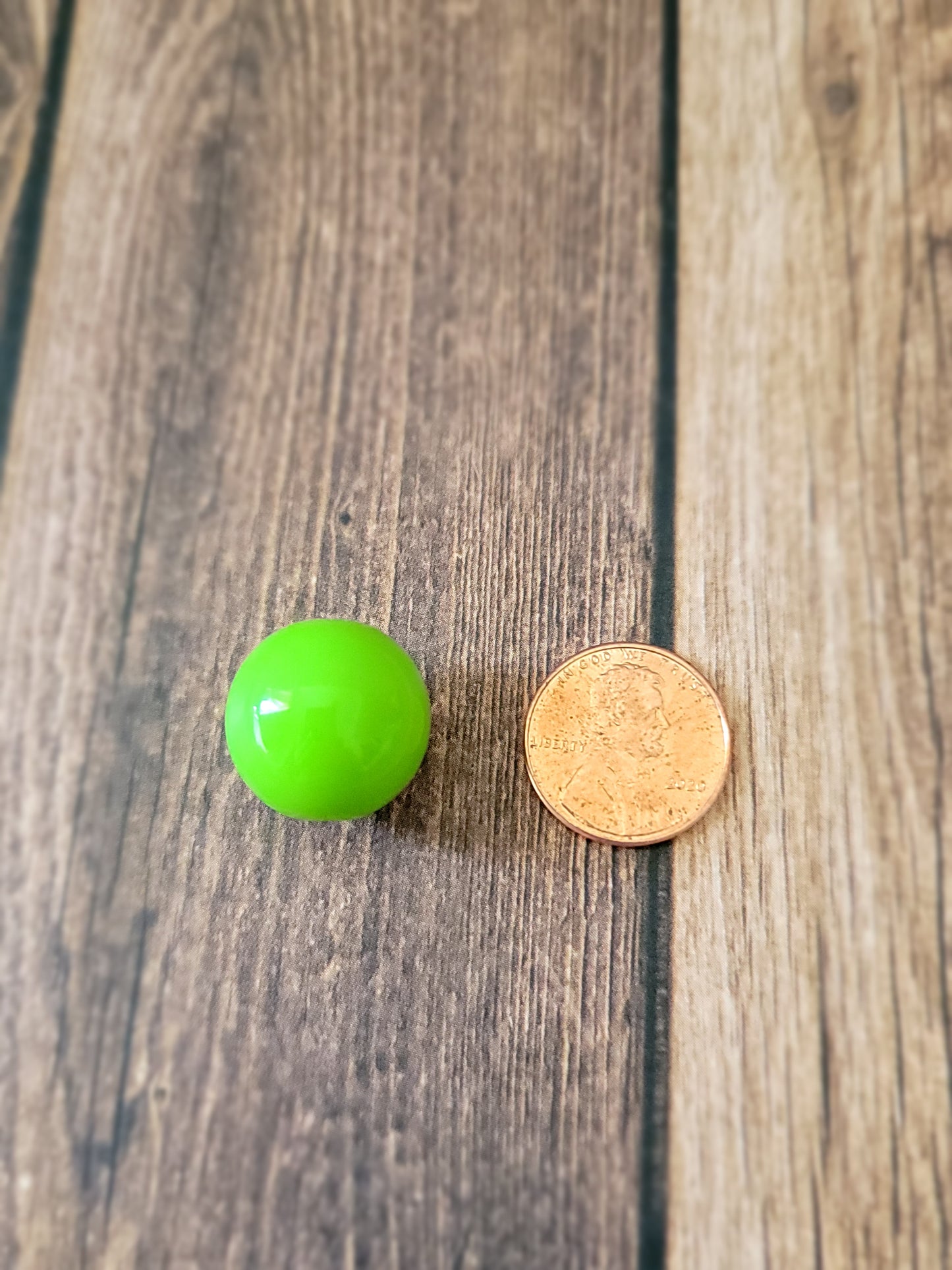 18 MM Green Apple Beads