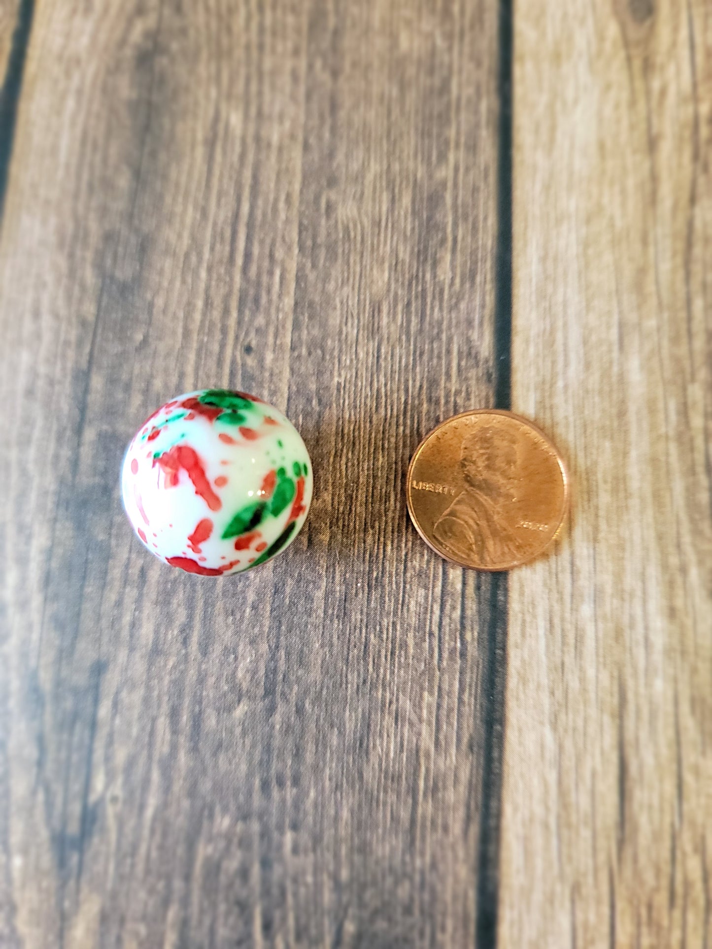20mm Red and Green Splatter Beads