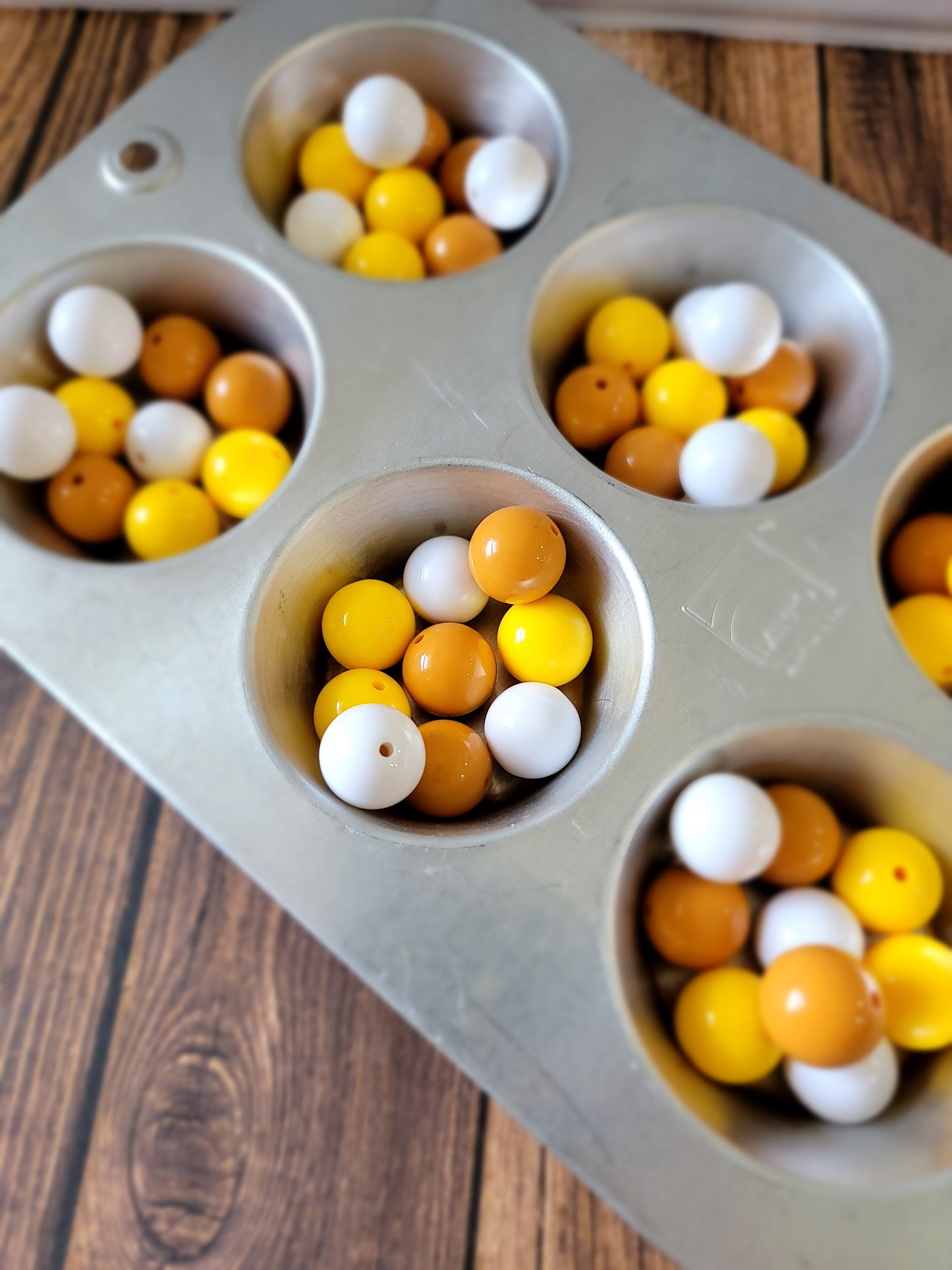 18 MM Banana Cream Pie Bead Mix