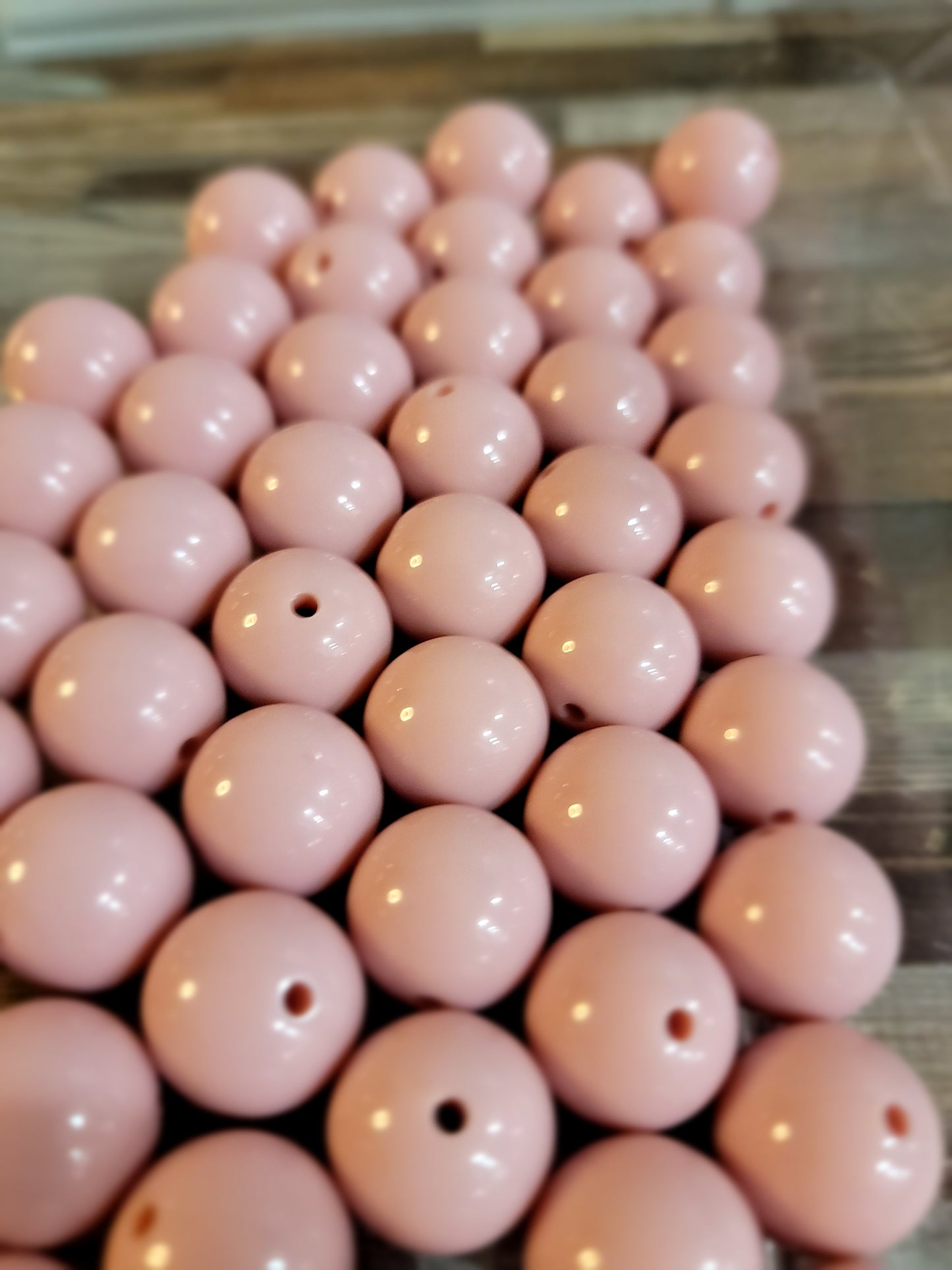 18mm Mauve Beads