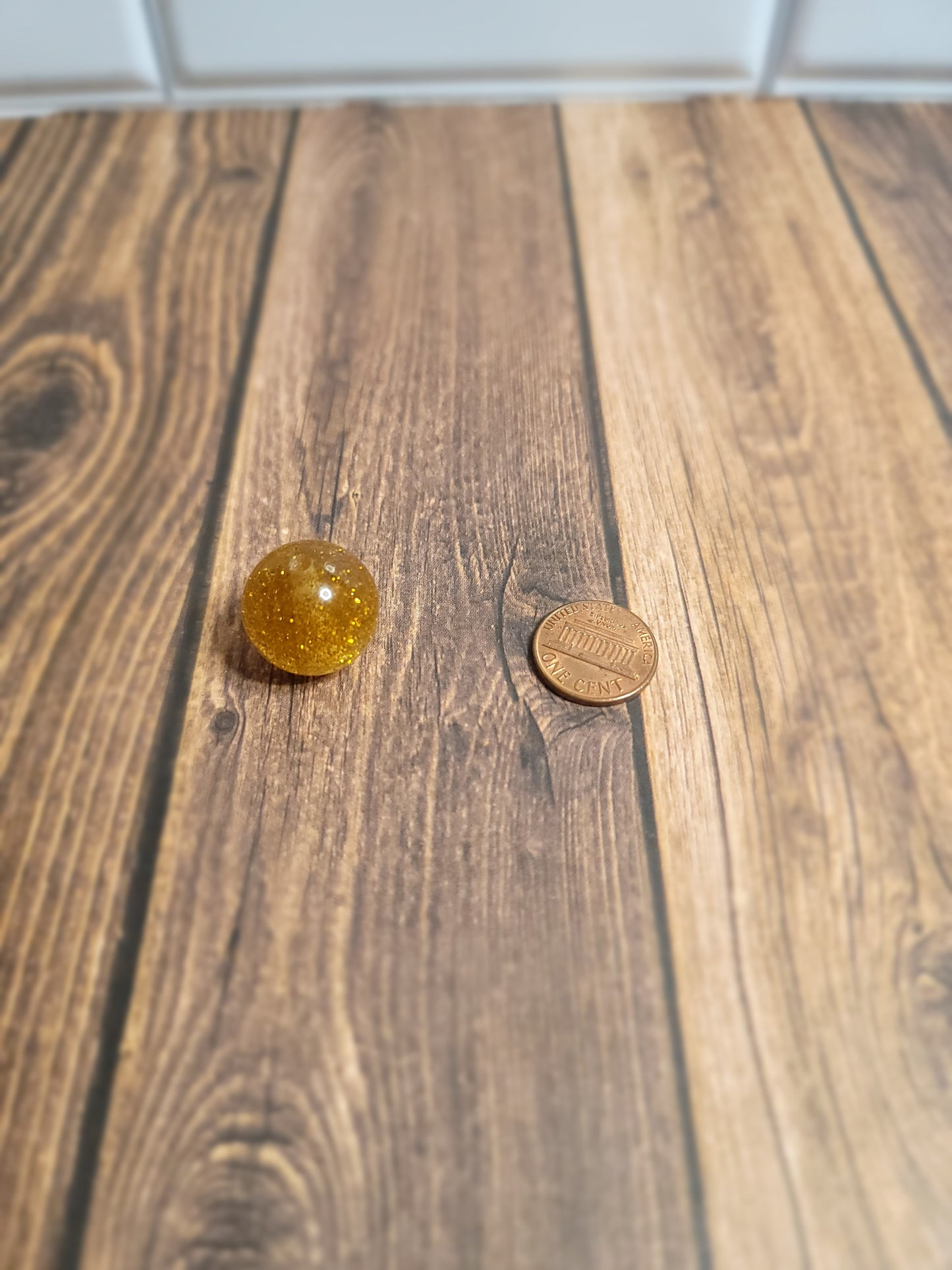20mm Glittery Gold Beads