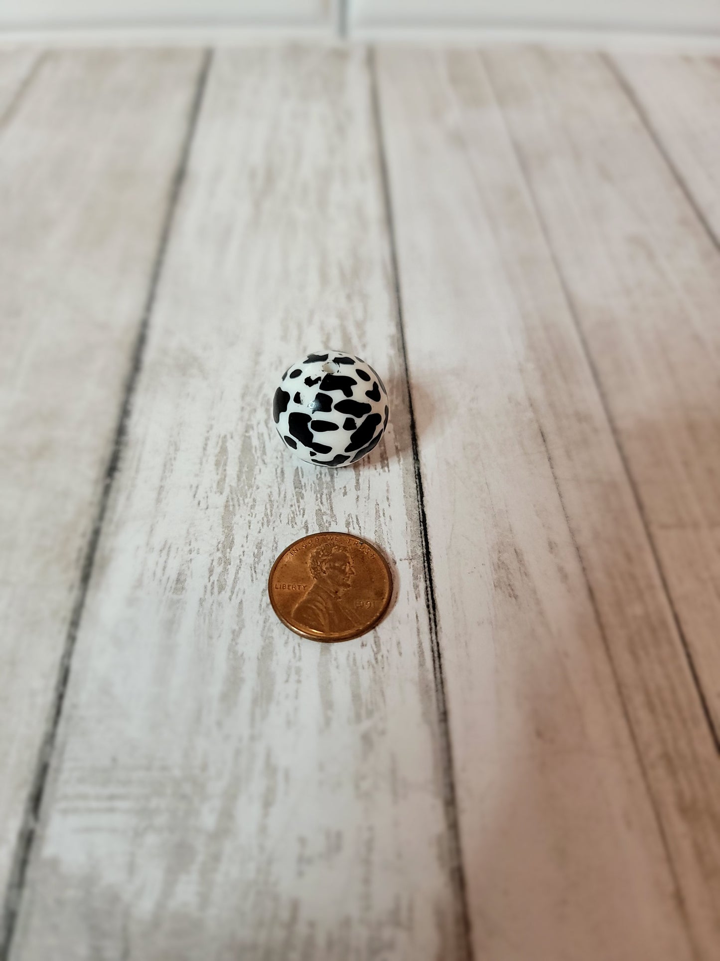 20mm Cow Beads (black)