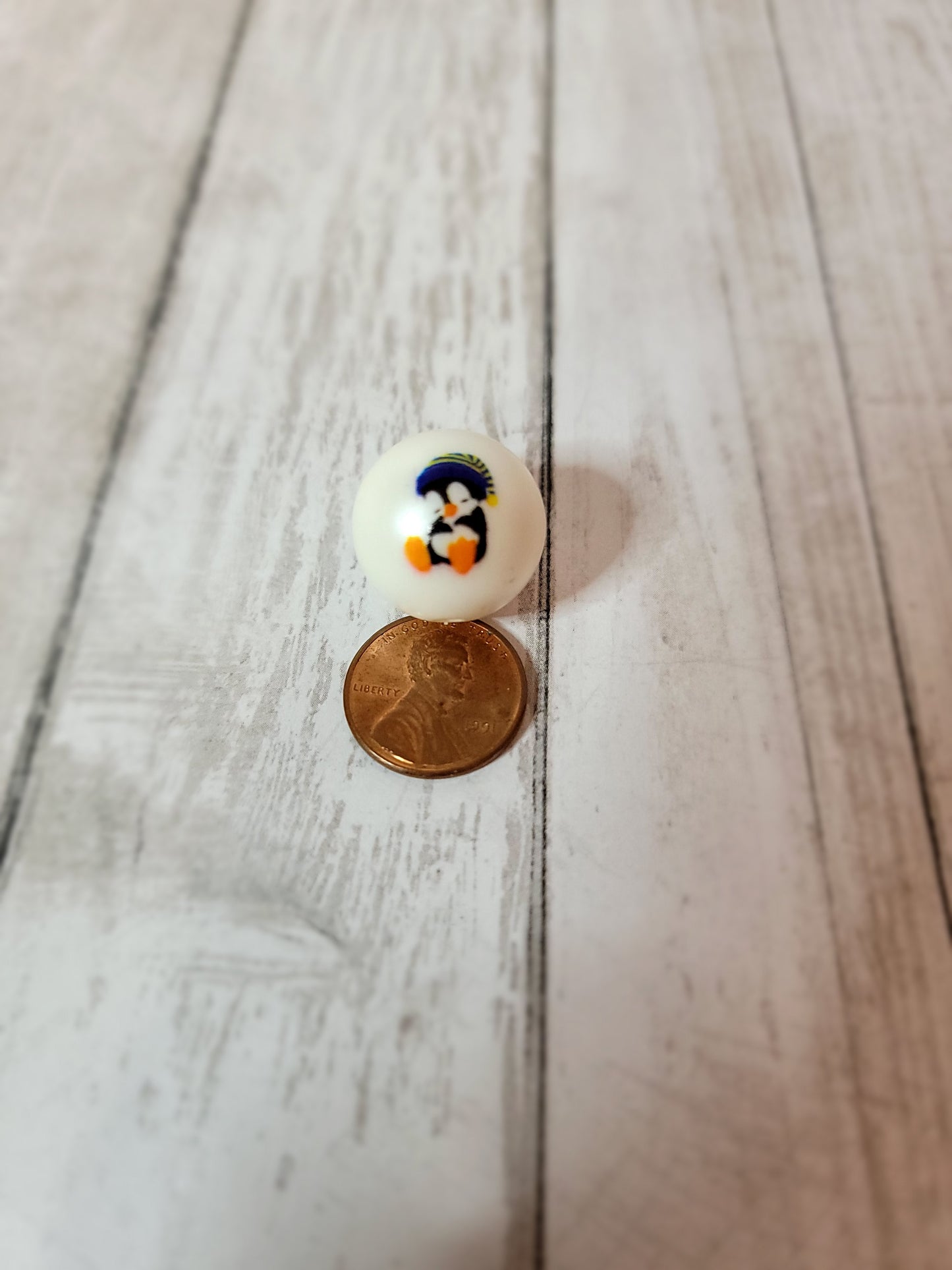 20MM Sleepy Penguin beads
