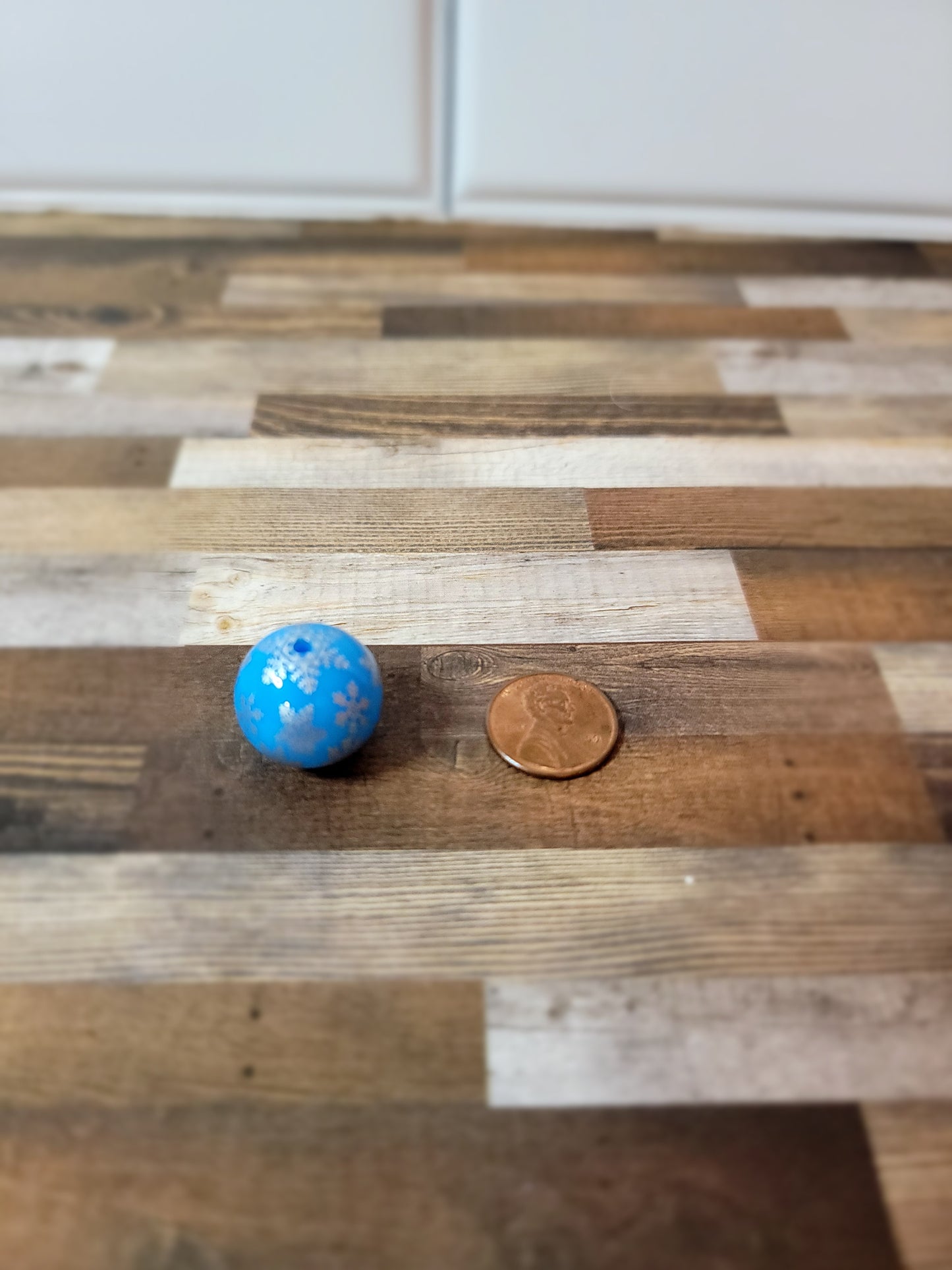 20 MM Blue Snowflake Beads