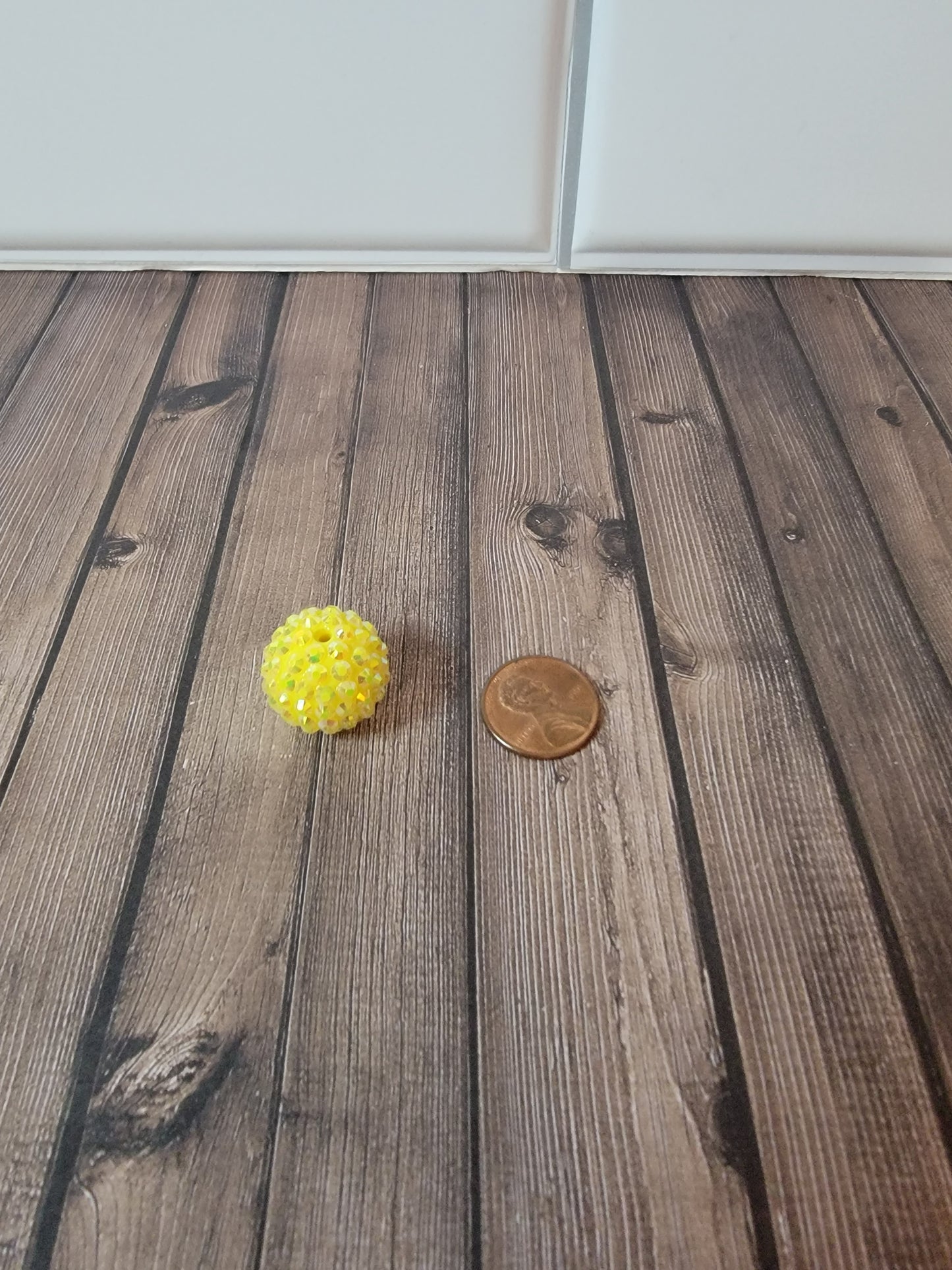 20mm Glamour Yellow Beads