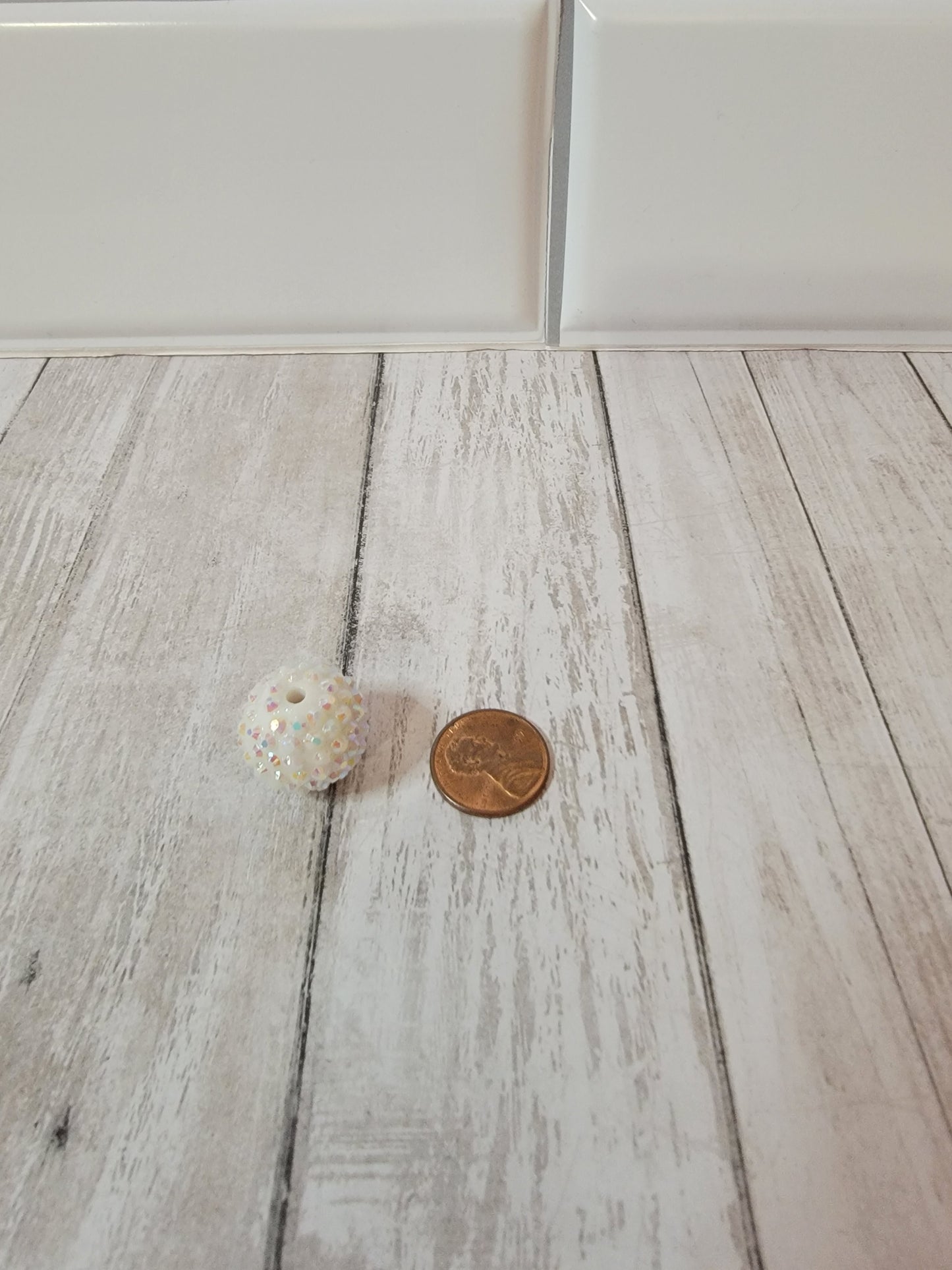 20mm Glamour White Beads