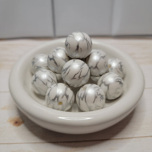 20mm Silver and White Lightning Beads