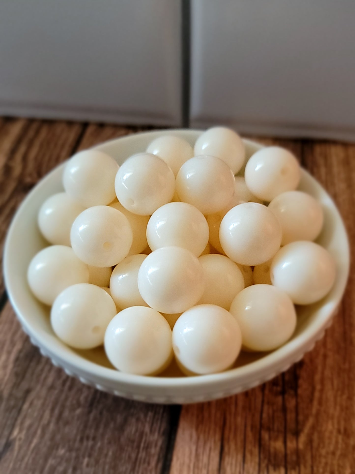 18mm or 20mm Off White Beads