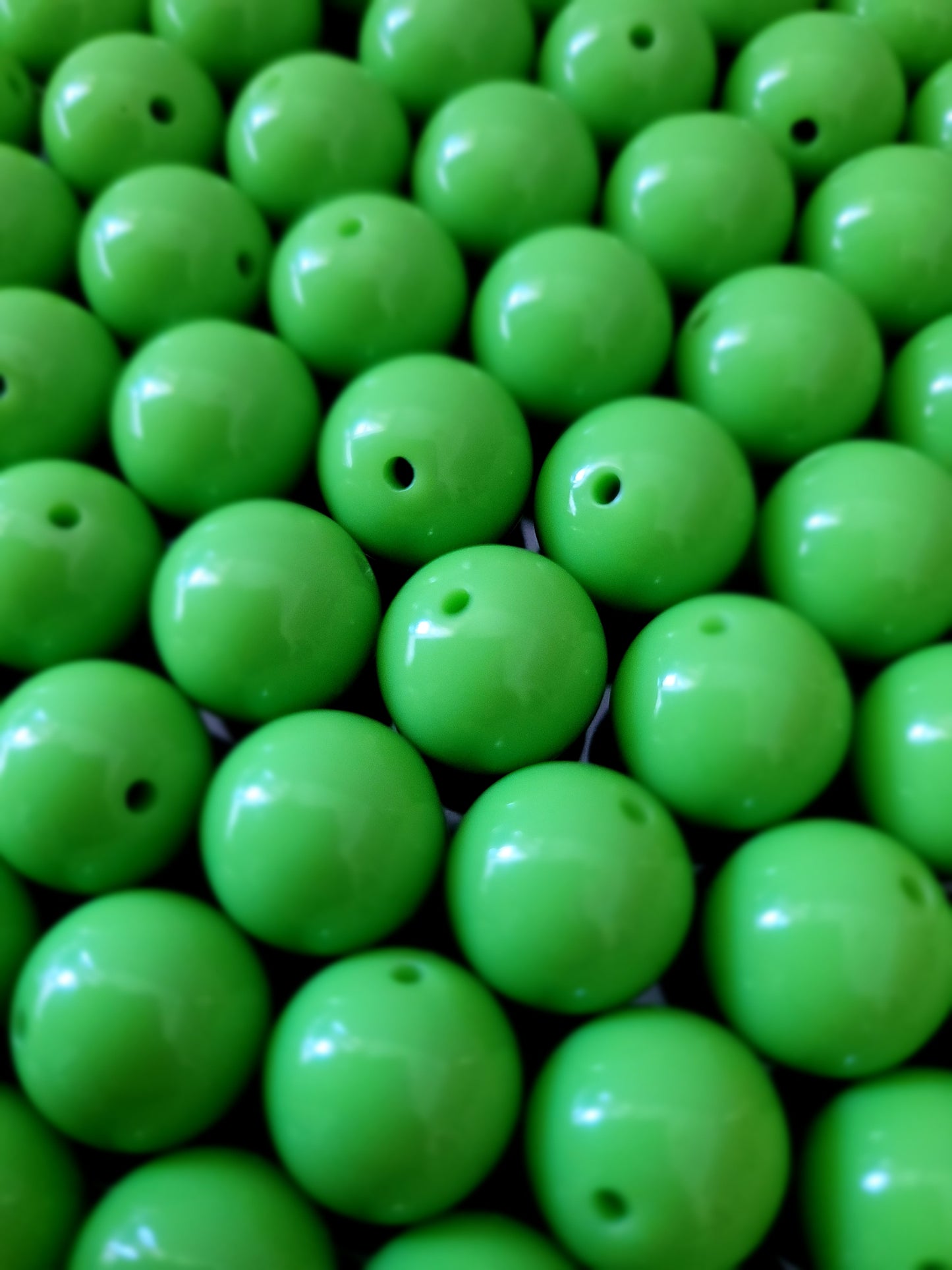 18 MM Green Apple Beads